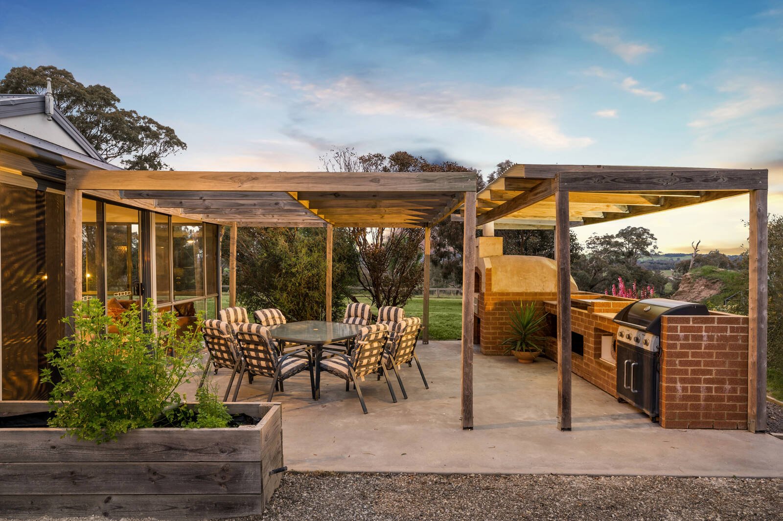 Property Gallery Thumbnail 8