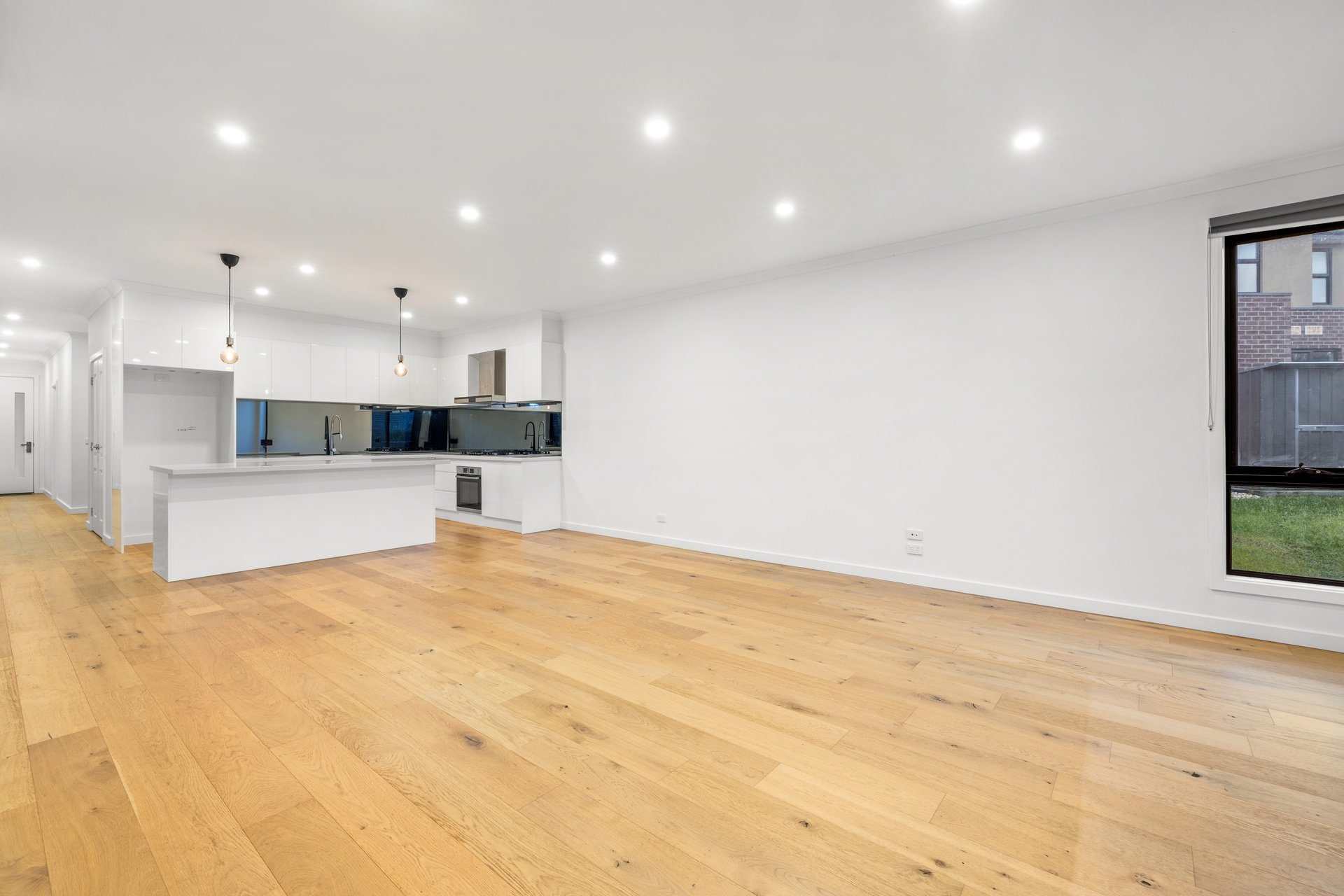 1/25 Dixon Grove, Blackburn image 2