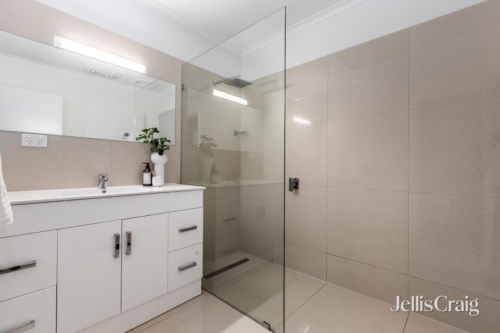 125 Fernside Avenue, Briar&nbsp;Hill image 10