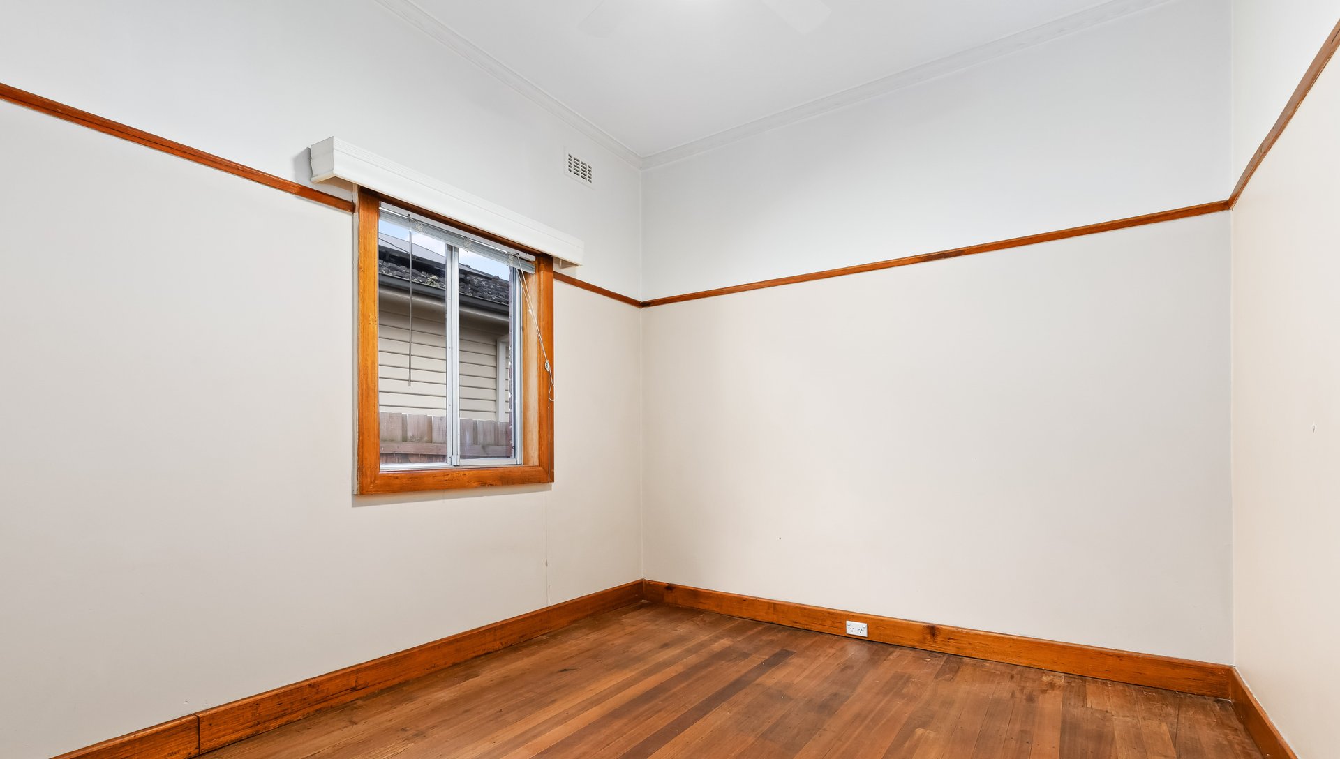 Property Gallery Thumbnail 6
