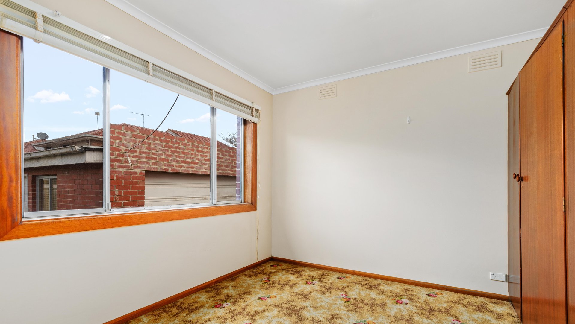 Property Gallery Thumbnail 8