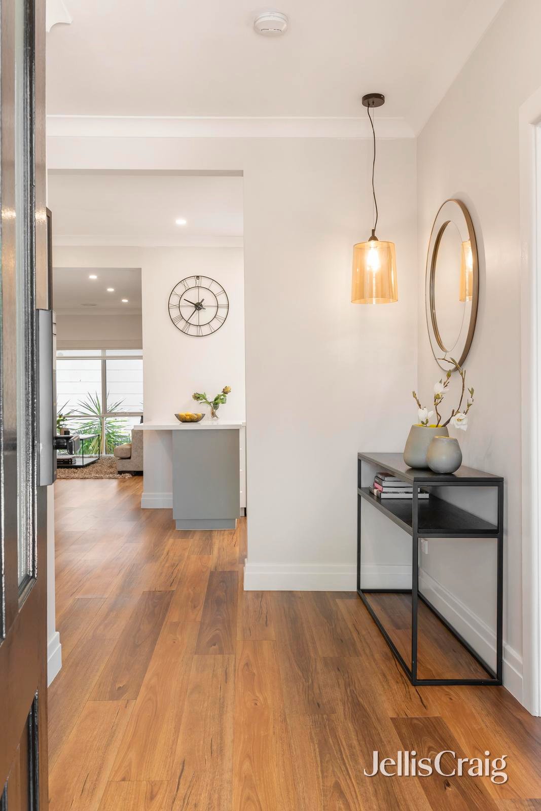 1/25 Maidstone Street, Ringwood image 2