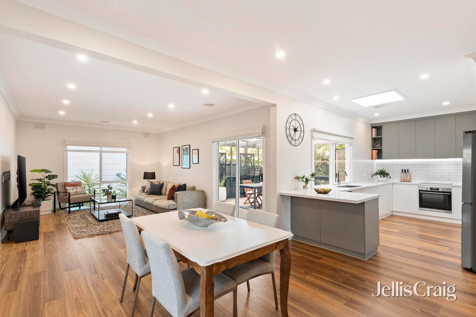 1/25 Maidstone Street, Ringwood image 5