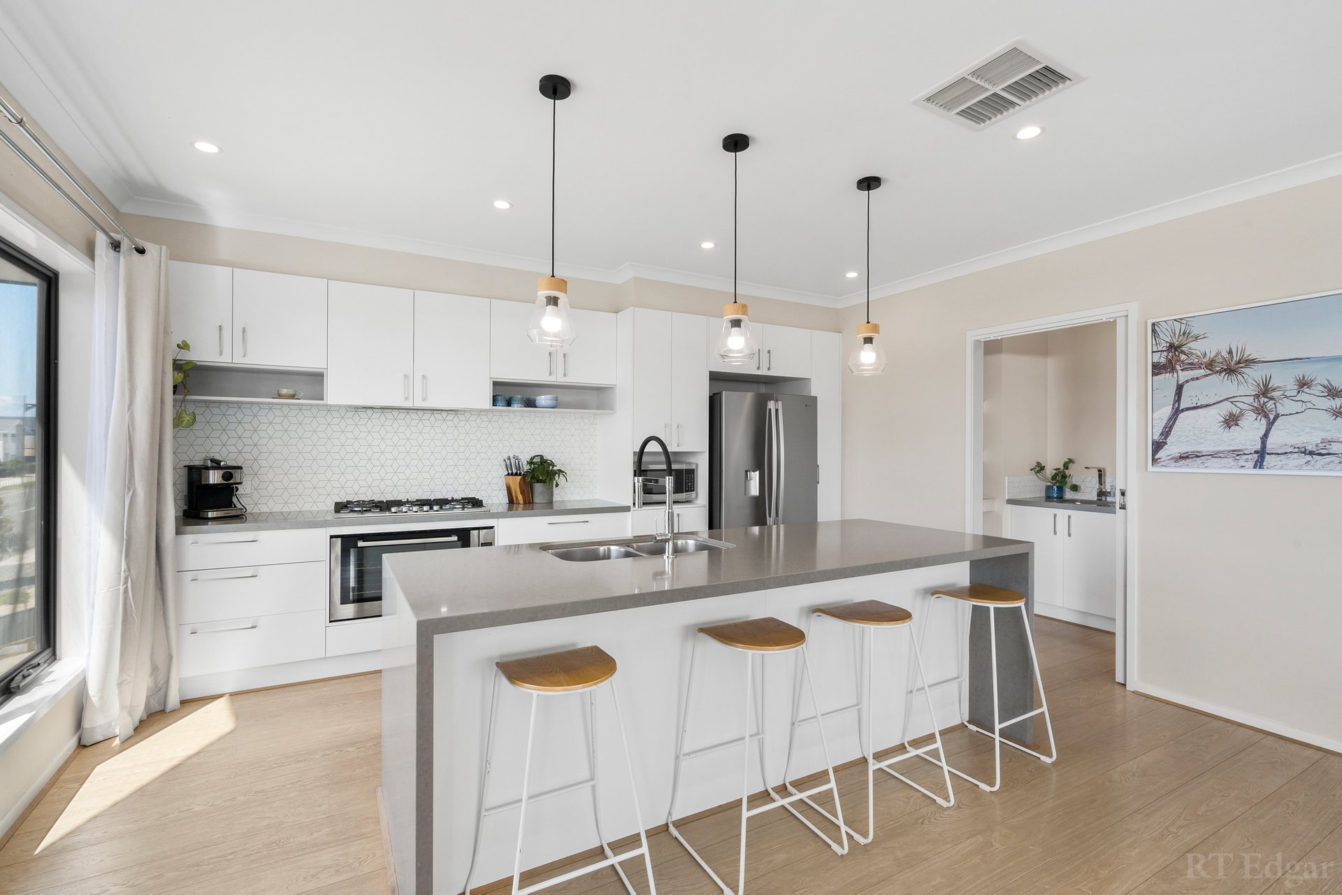 Property Gallery Thumbnail 3