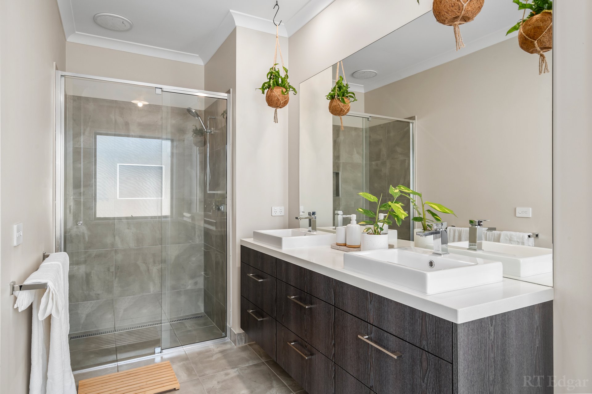Property Gallery Thumbnail 10