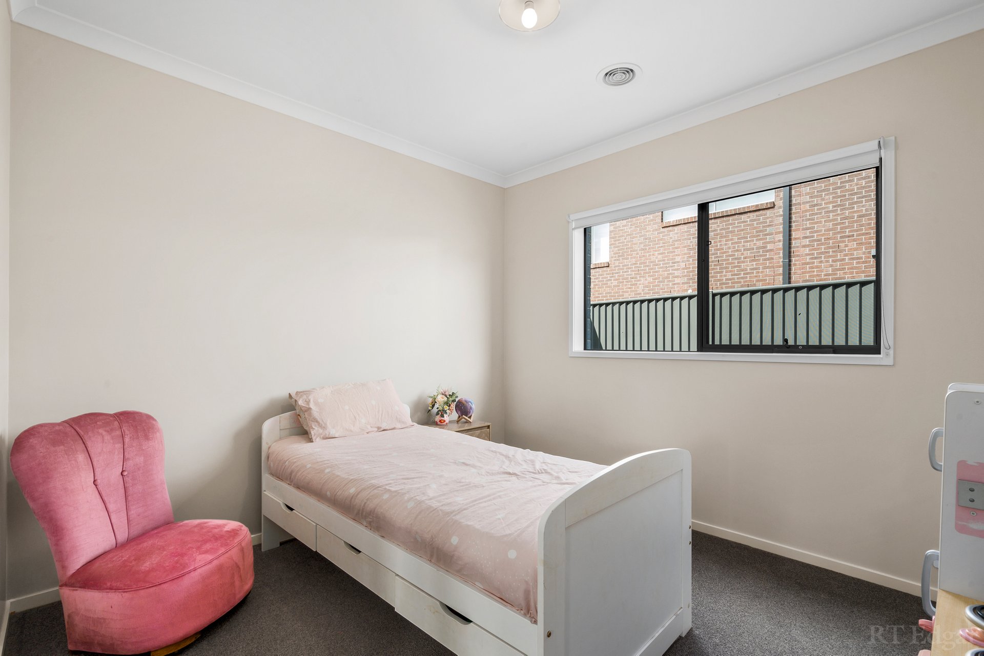 Property Gallery Thumbnail 13