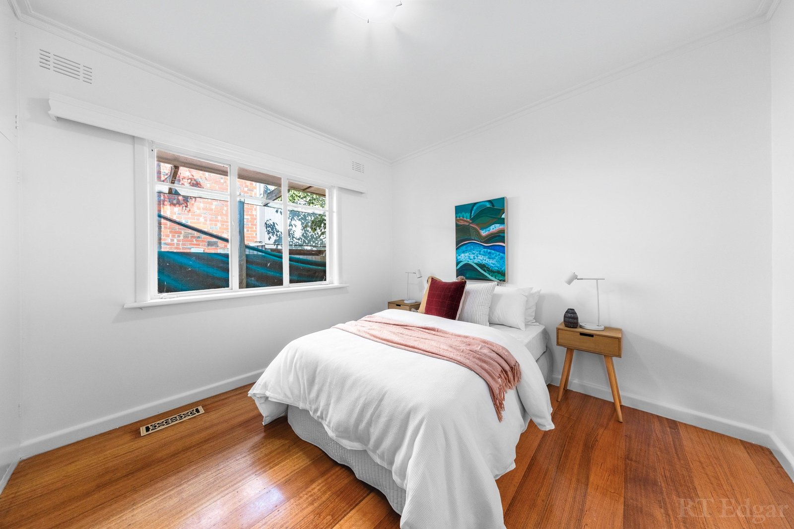 Property Gallery Thumbnail 9