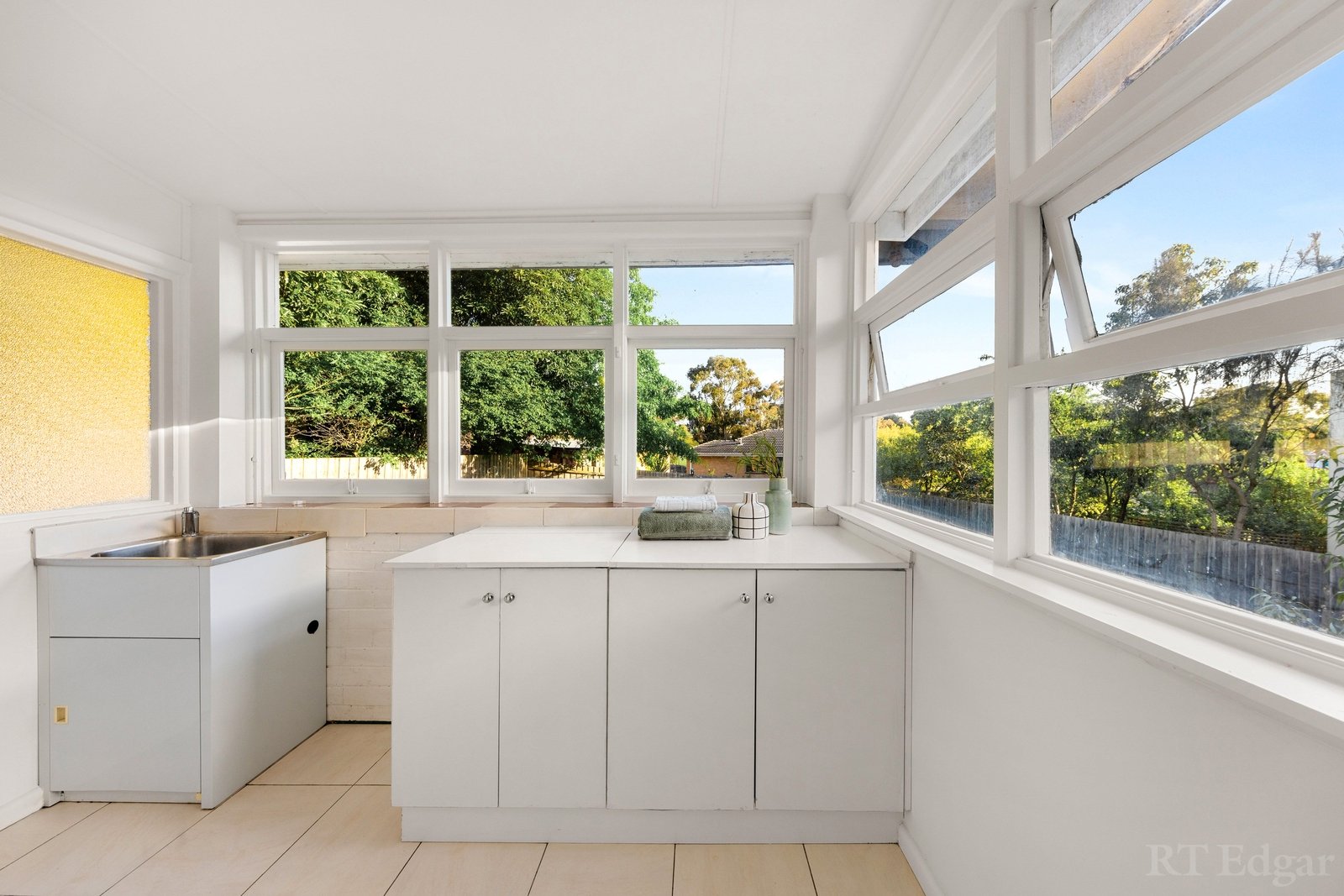 Property Gallery Thumbnail 11