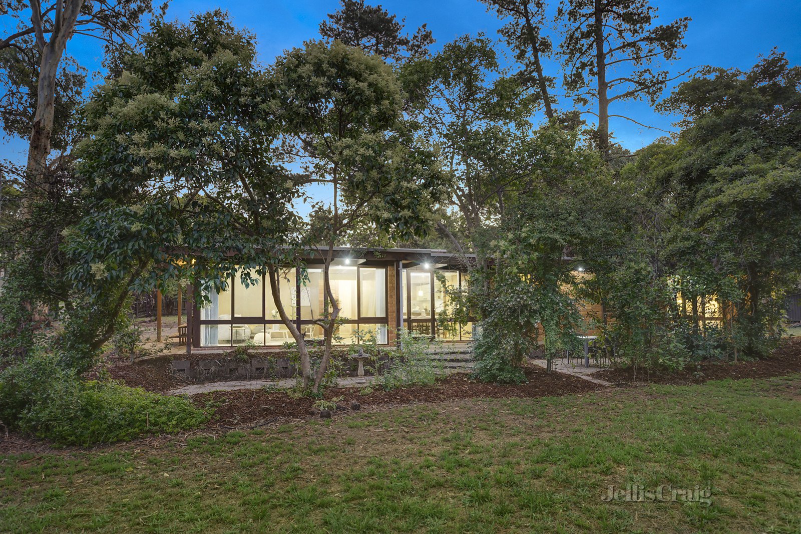 125 Sherbourne Road, Montmorency image 2