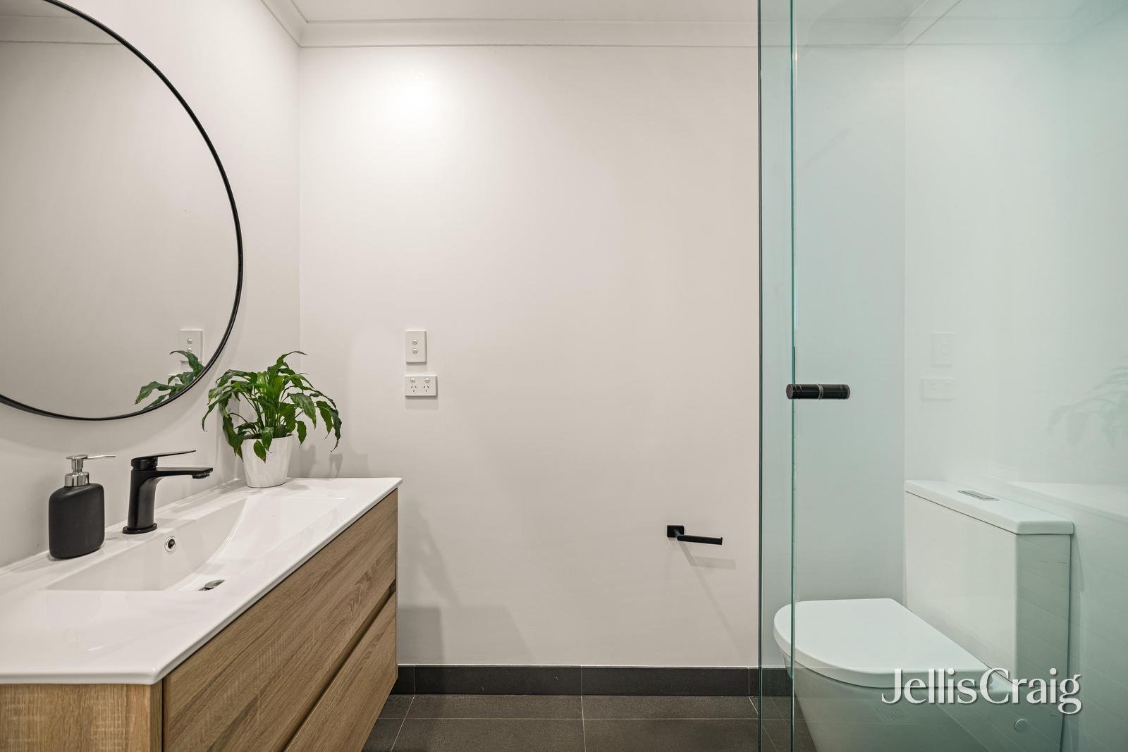 1/25 Wedd Street, Cheltenham image 7