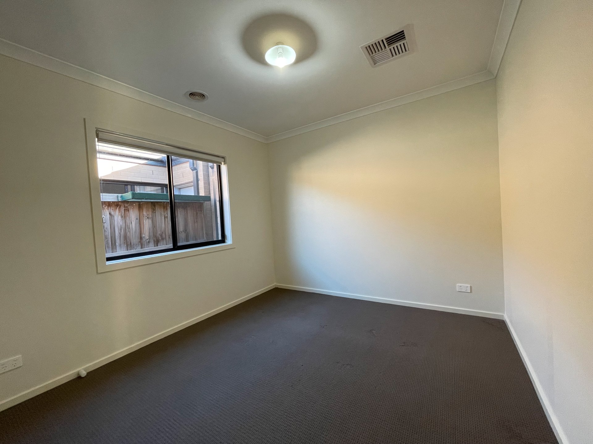 125 Wurrook Circuit, North Geelong image 5