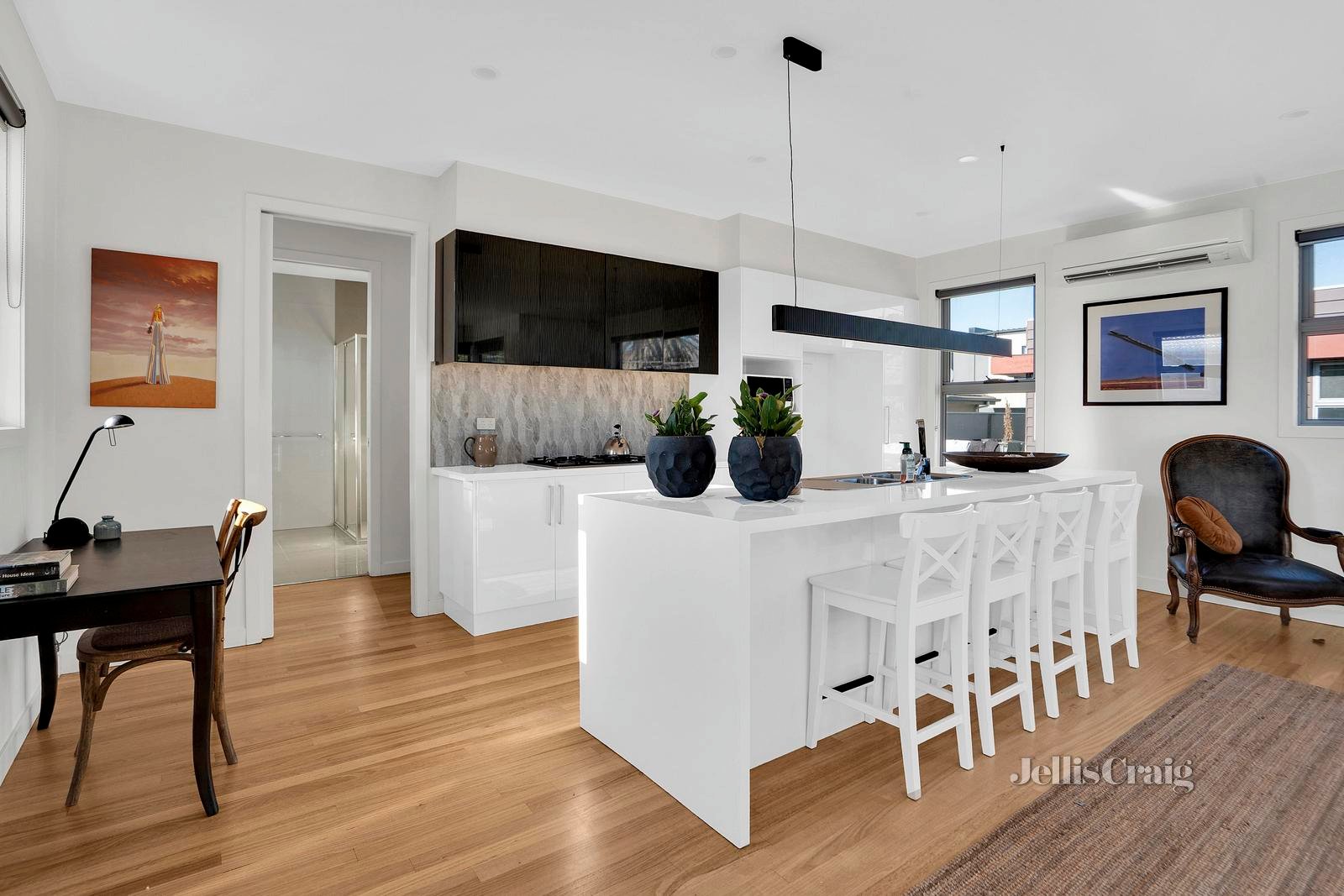 1/250 Pascoe Vale Road, Essendon image 3