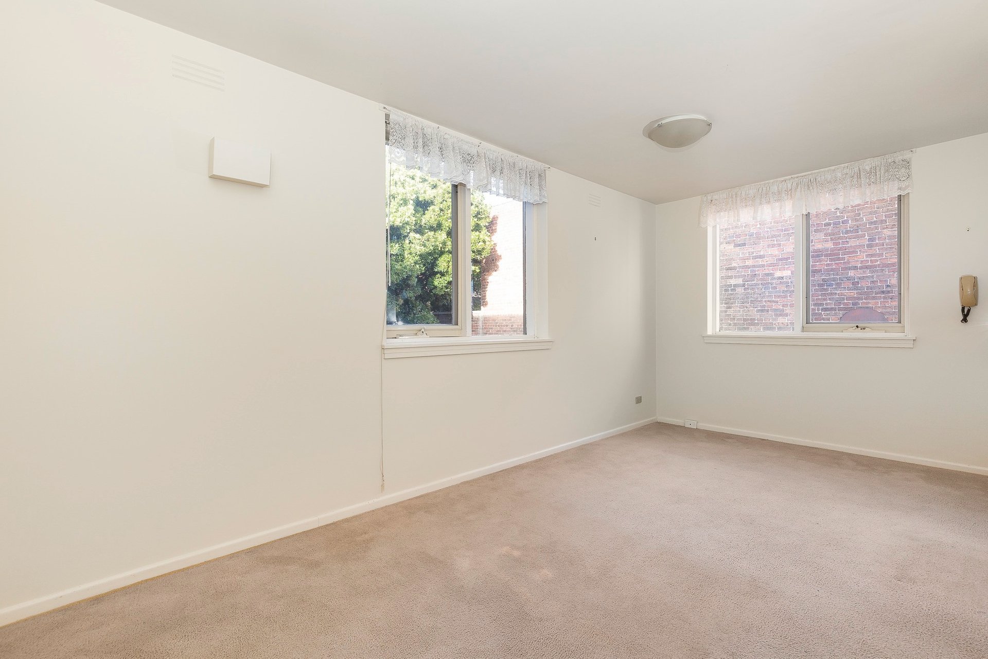 Property Gallery Thumbnail 3