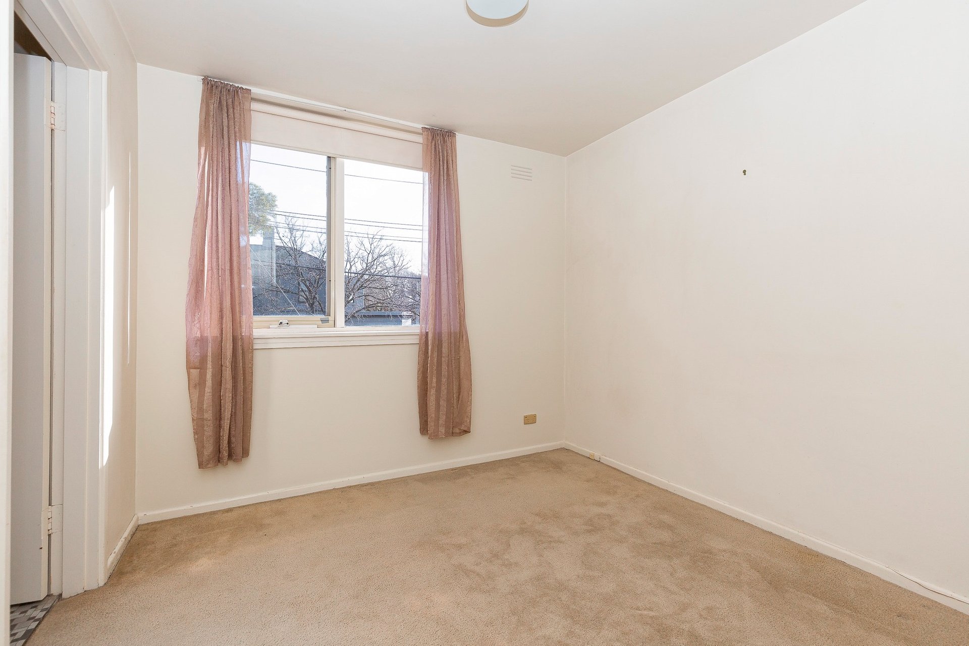 Property Gallery Thumbnail 5