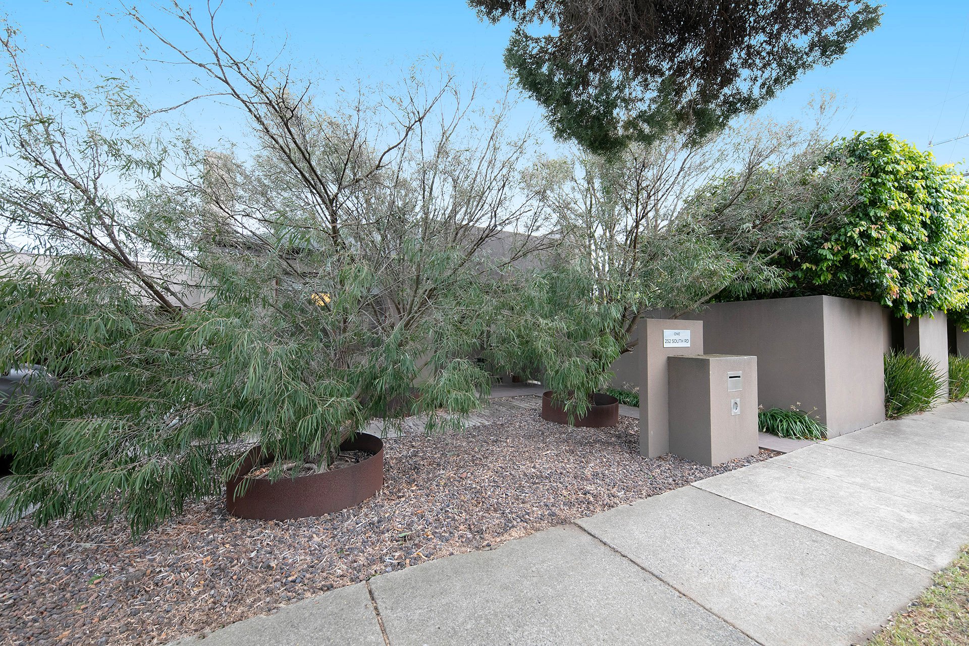 1 / 252 South Road Brighton East