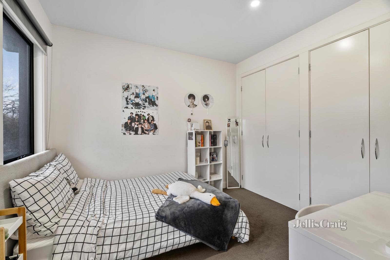 1/257 Elgar Road, Surrey Hills image 9