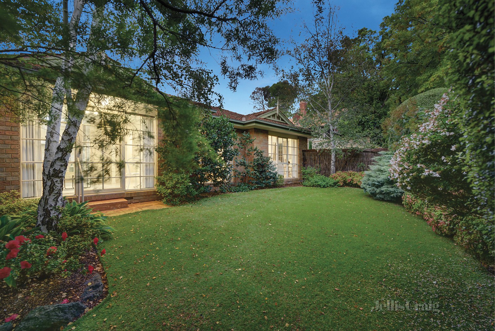 1/257 Mont Albert Road, Surrey Hills image 8