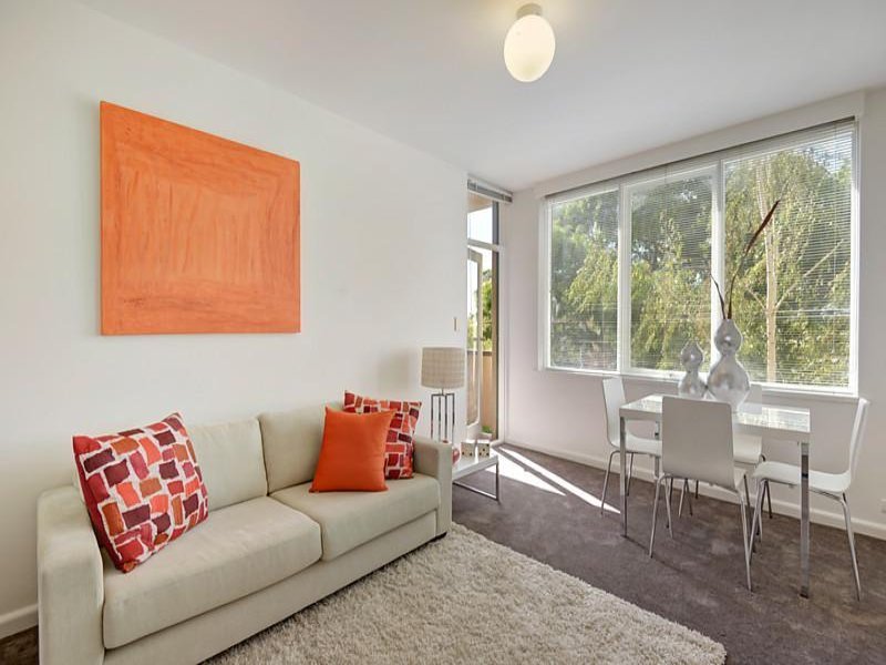 12/574 Glenferrie Road, Hawthorn image 3