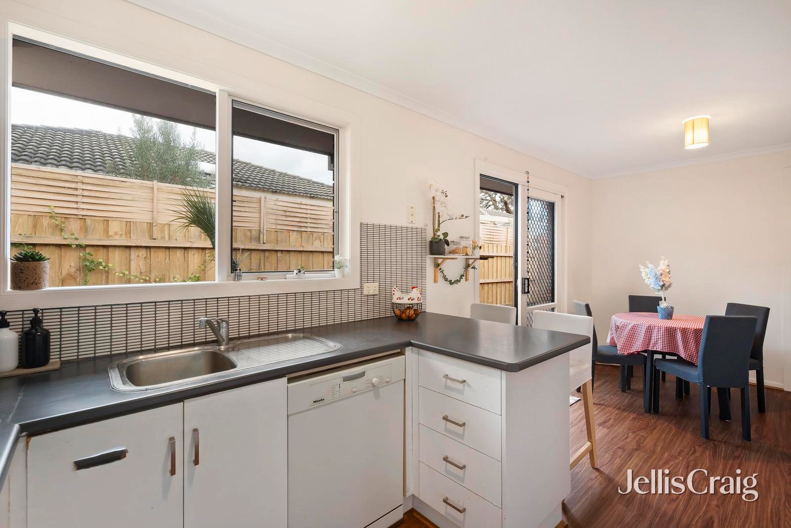 1/258 Canterbury Road, Heathmont image 5