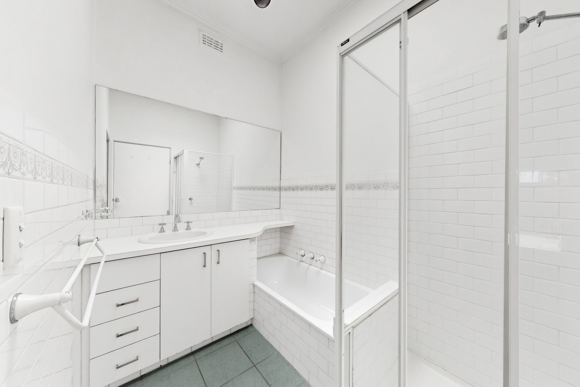 1/258 Tucker Road, Mckinnon image 13