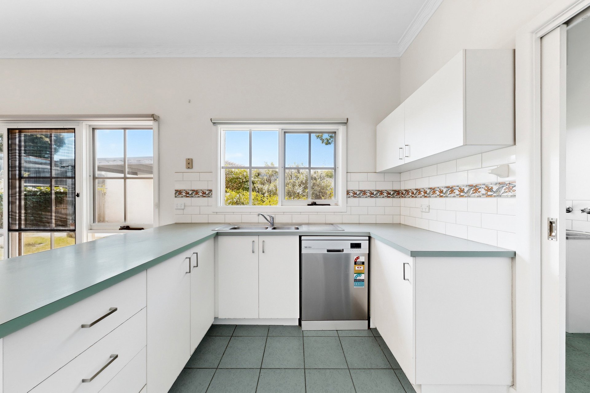 1/258 Tucker Road, Mckinnon image 2