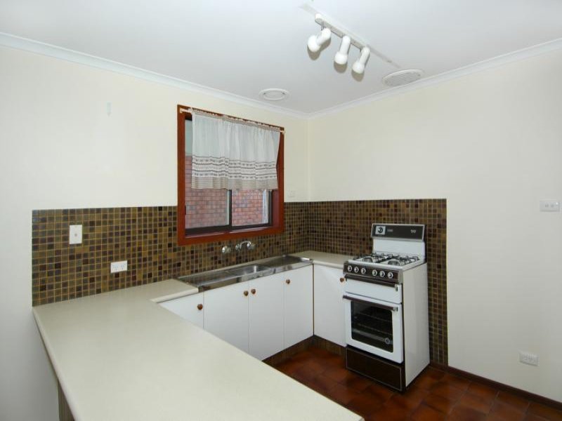1/26 Autumn Street, Belmont image 2