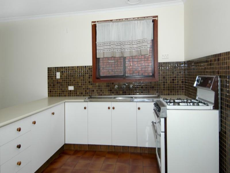 1/26 Autumn Street, Belmont image 3