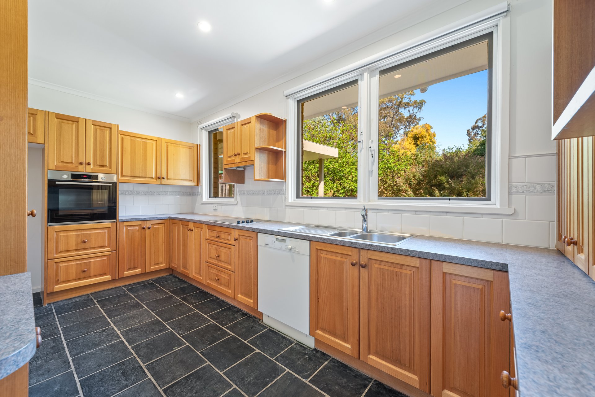 126 Brougham Street, Eltham image 2