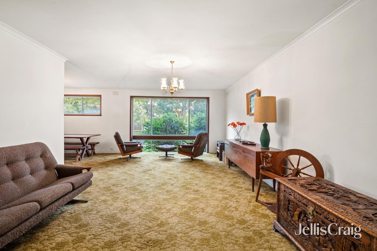 126 Capital Avenue, Glen Waverley image 2