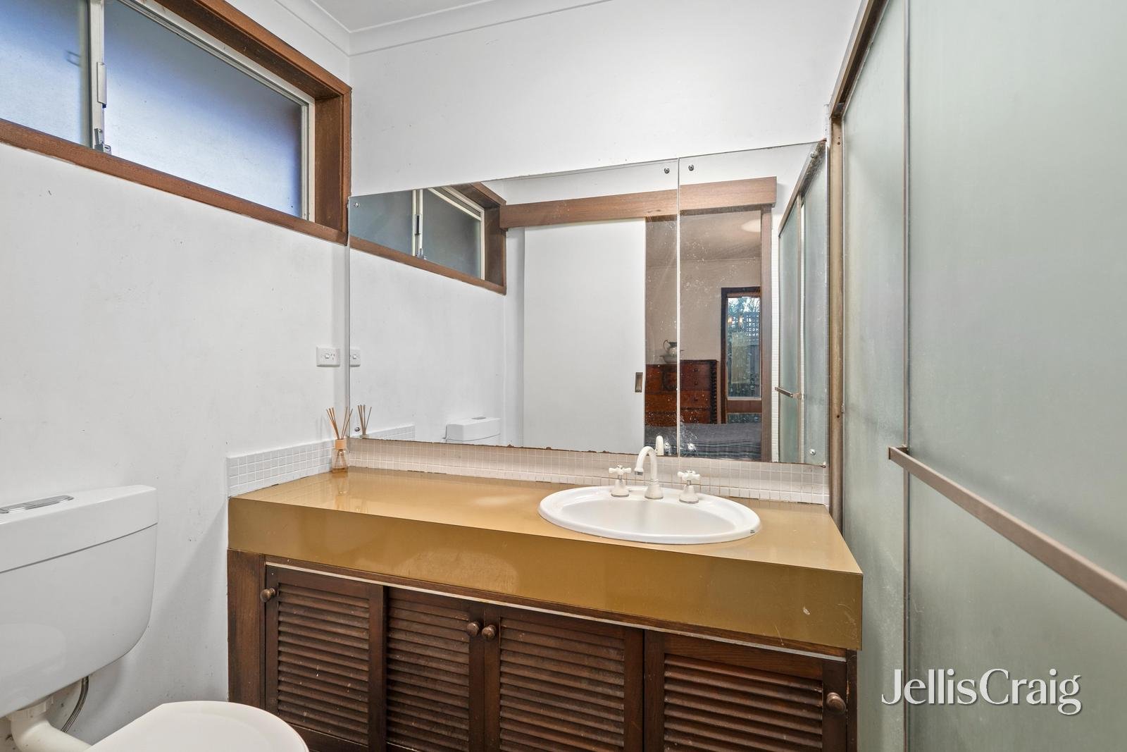 126 Capital Avenue, Glen Waverley image 8