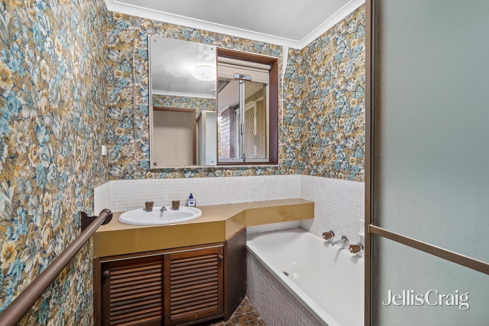 126 Capital Avenue, Glen Waverley image 10