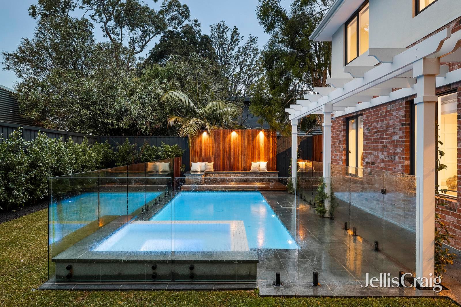 126 Dalgetty Road, Beaumaris image 2