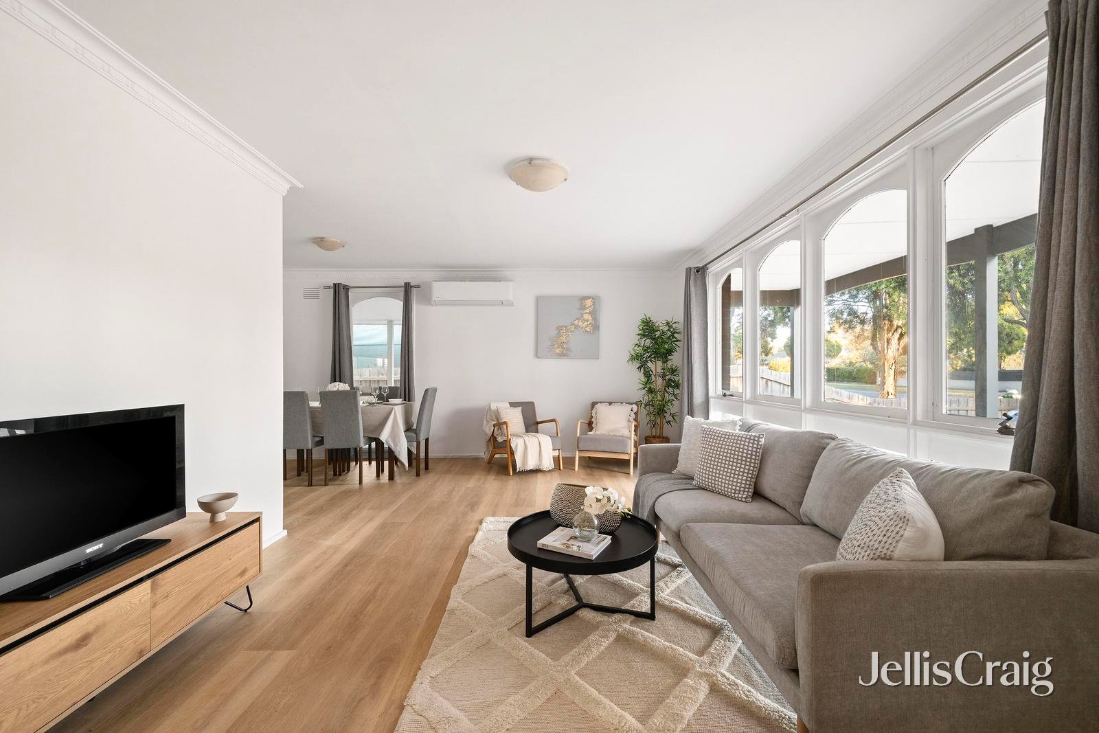 126 Esther Crescent, Mooroolbark image 3
