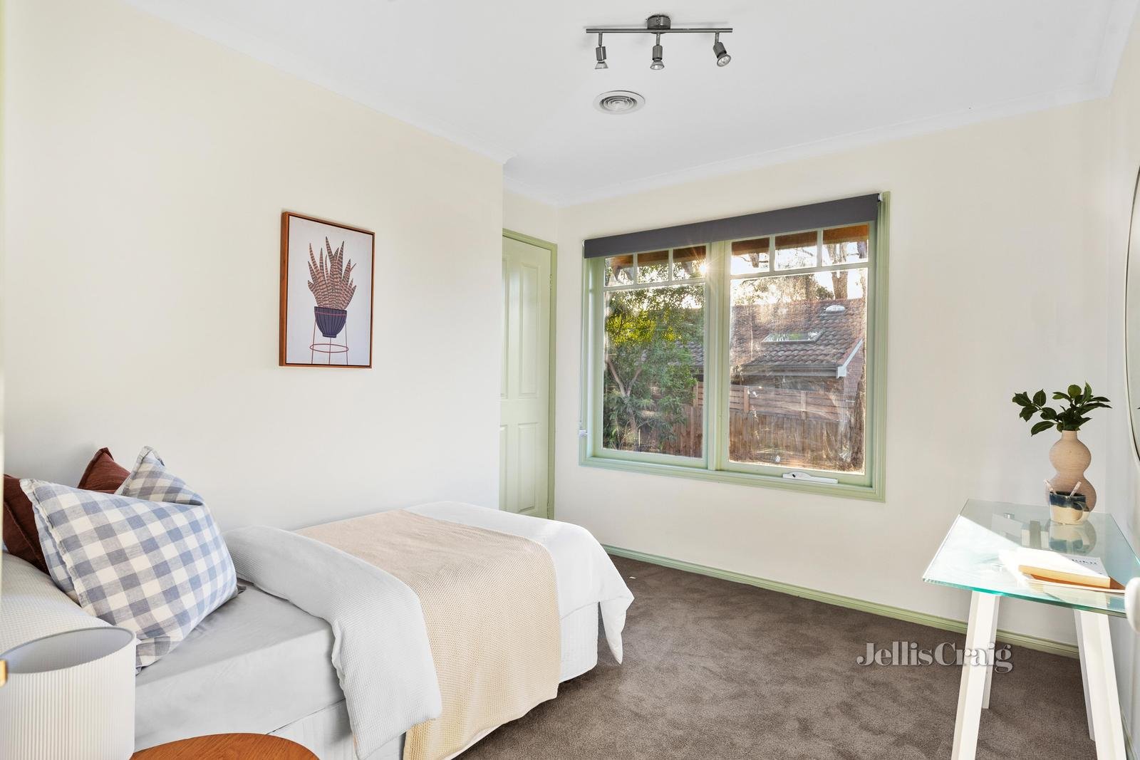 1/26 Luck Street, Eltham image 12