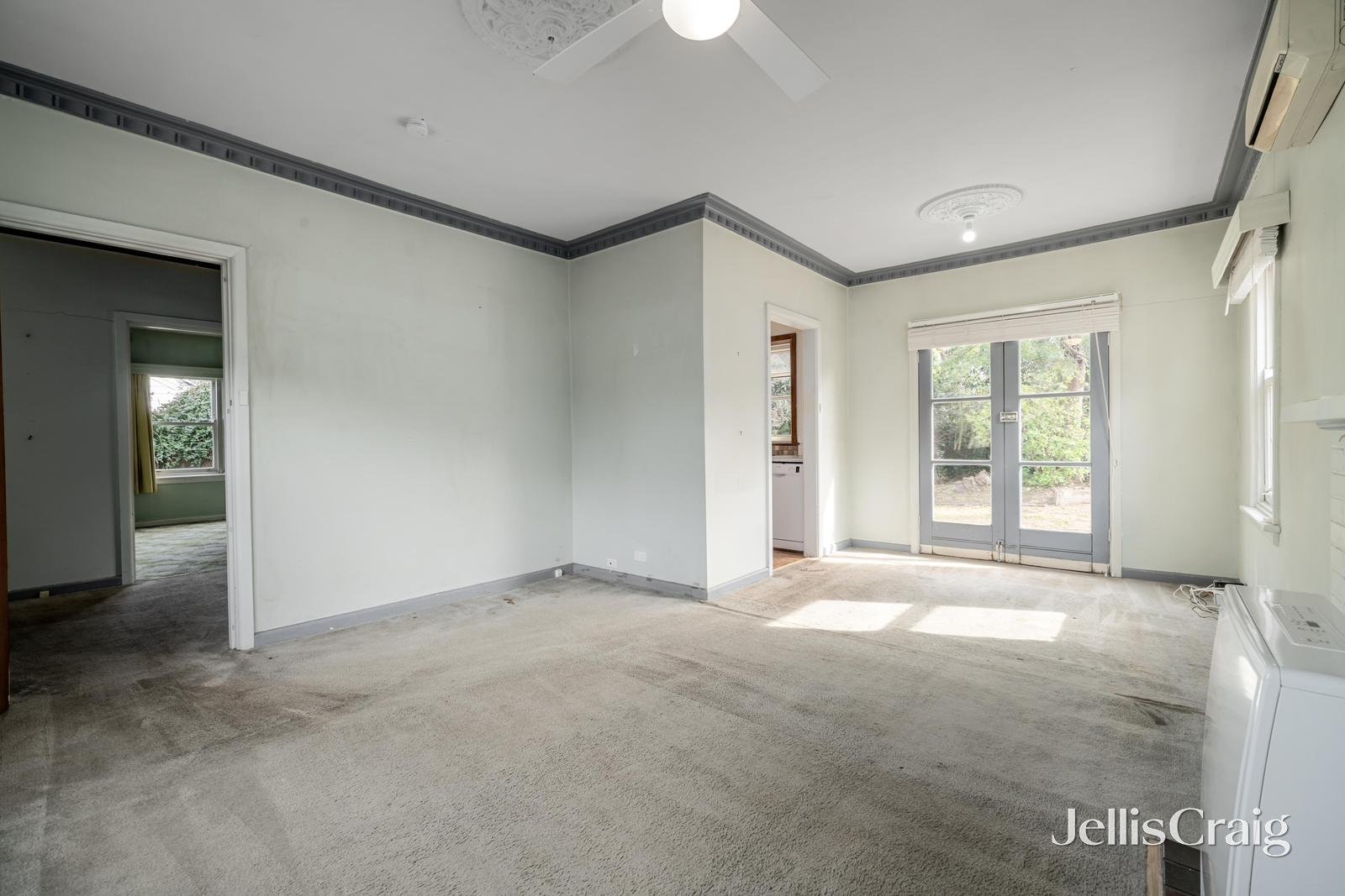 126 Rooks Road, Nunawading image 2