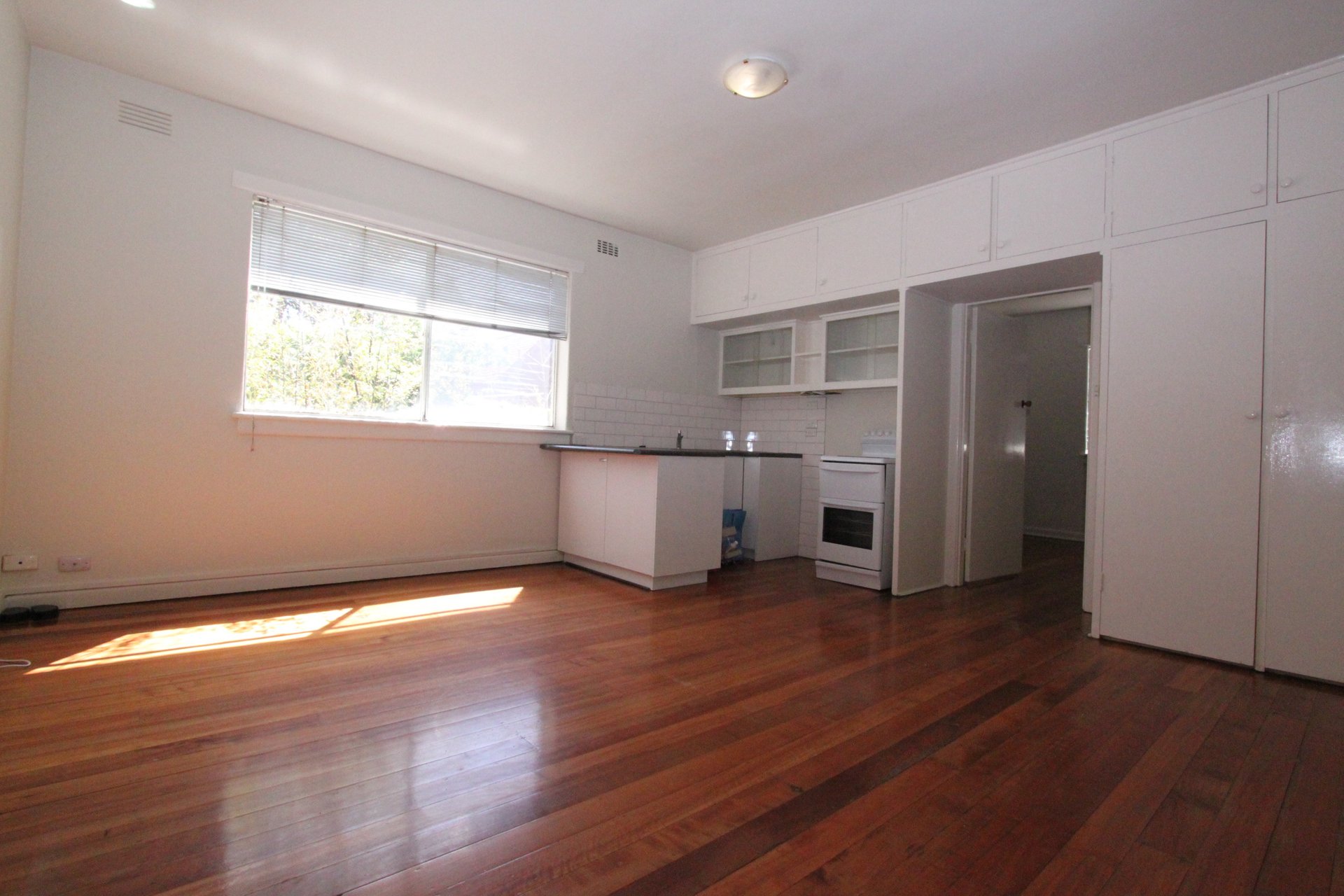 Property Gallery Thumbnail 2