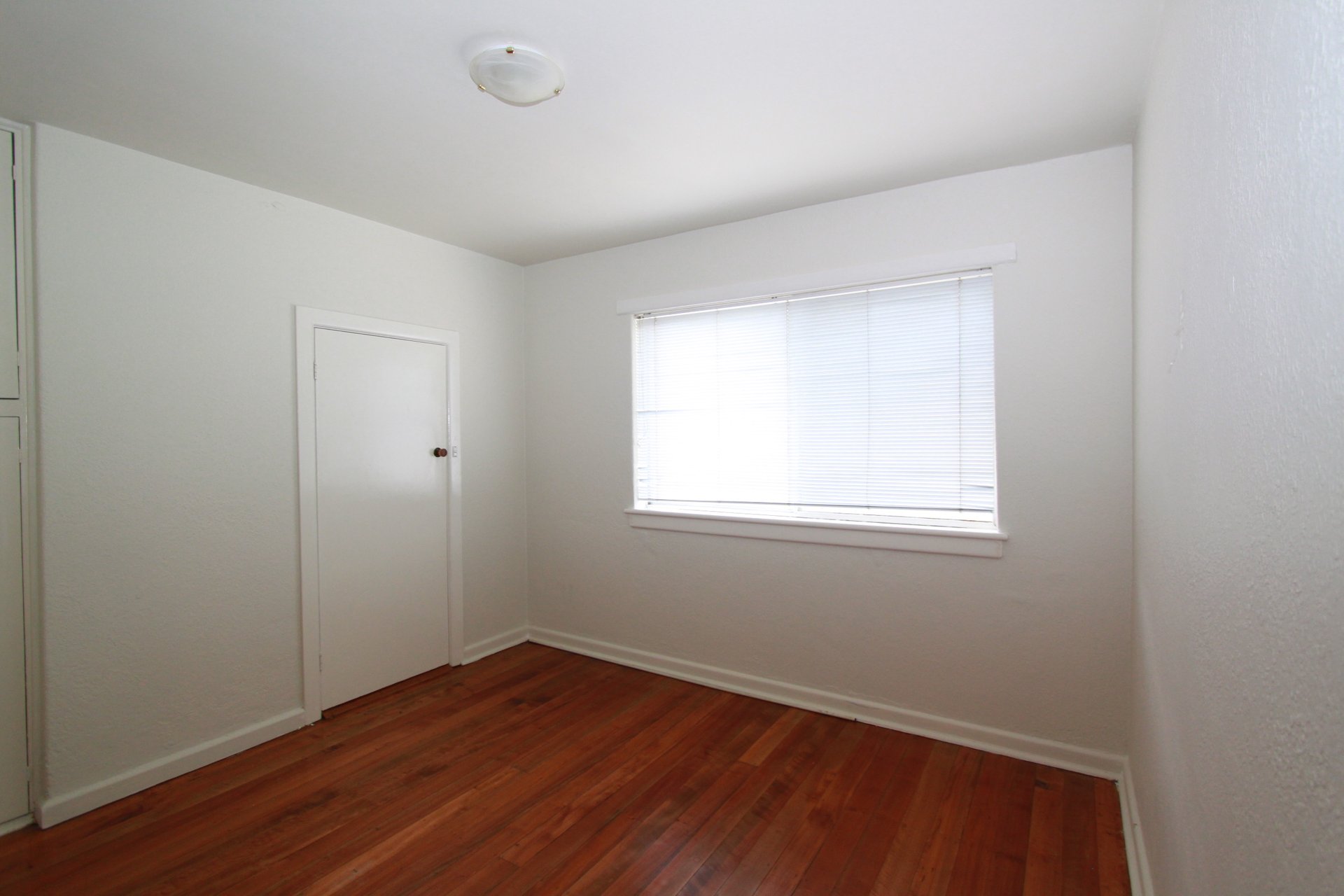 Property Gallery Thumbnail 4