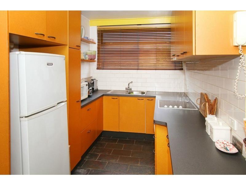 1/263 Dandenong Road, Prahran image 2