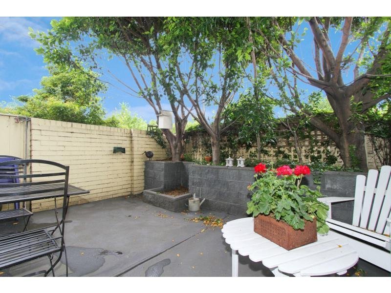 1/263 Dandenong Road, Prahran image 4