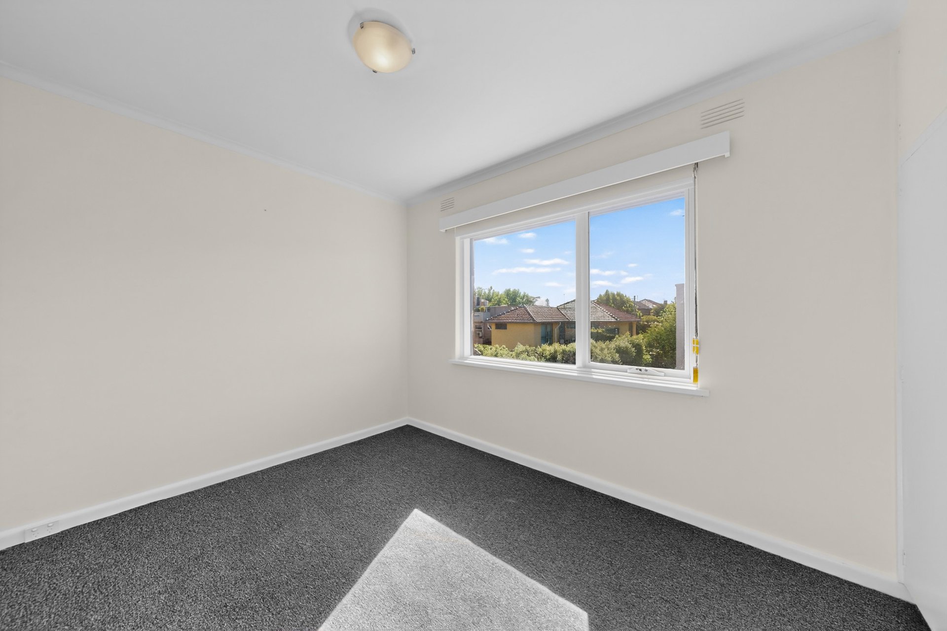 12/66 Foam Street, Elwood image 3