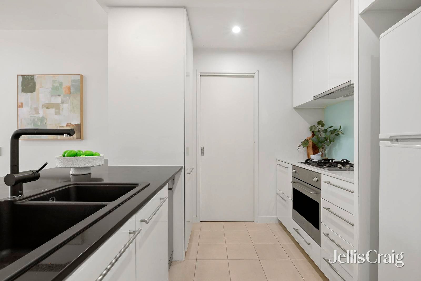 126/68 Mt Alexander Road, Travancore image 5