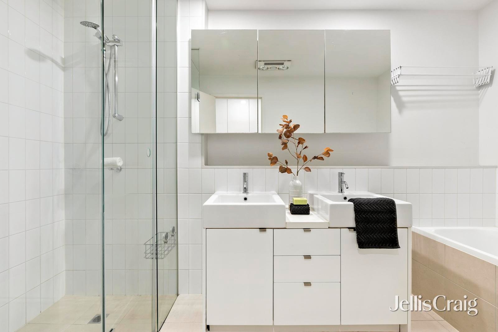 126/68 Mt Alexander Road, Travancore image 8