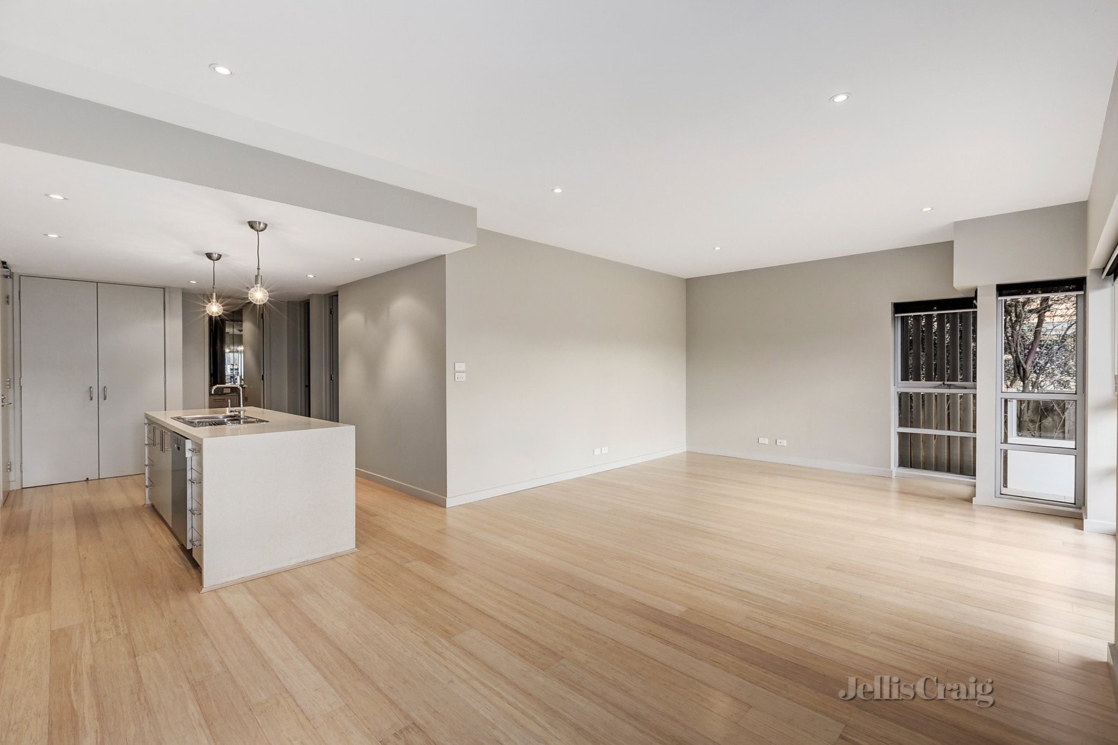 1/267 Rossmoyne Street, Thornbury image 2