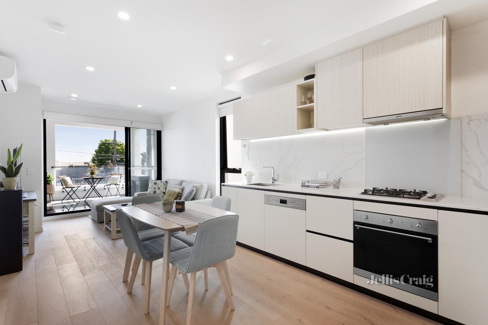 126/801 Centre Road, Bentleigh&nbsp;East image 2