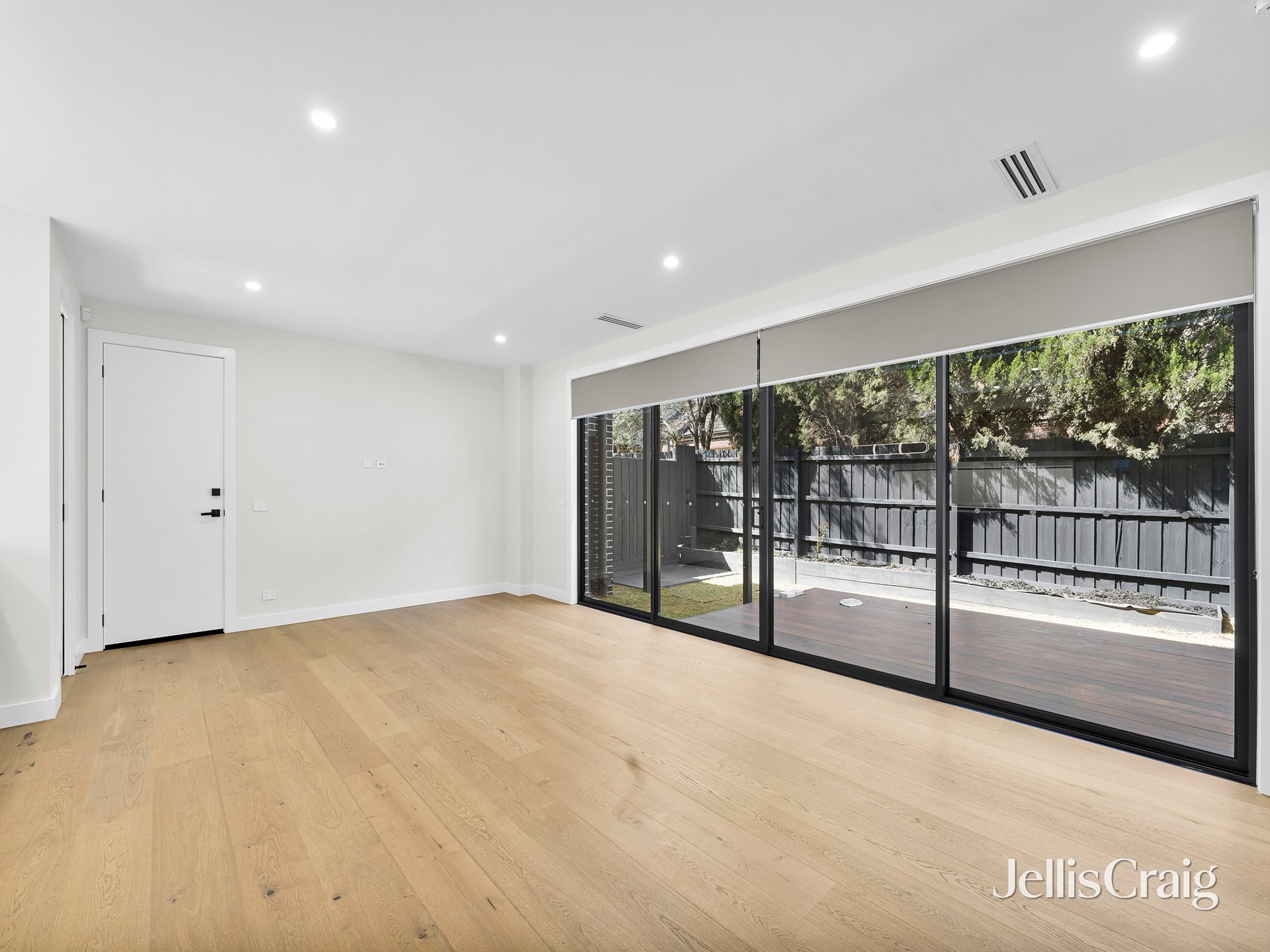 1/27 Adelaide Avenue, Mount&nbsp;Waverley image 2