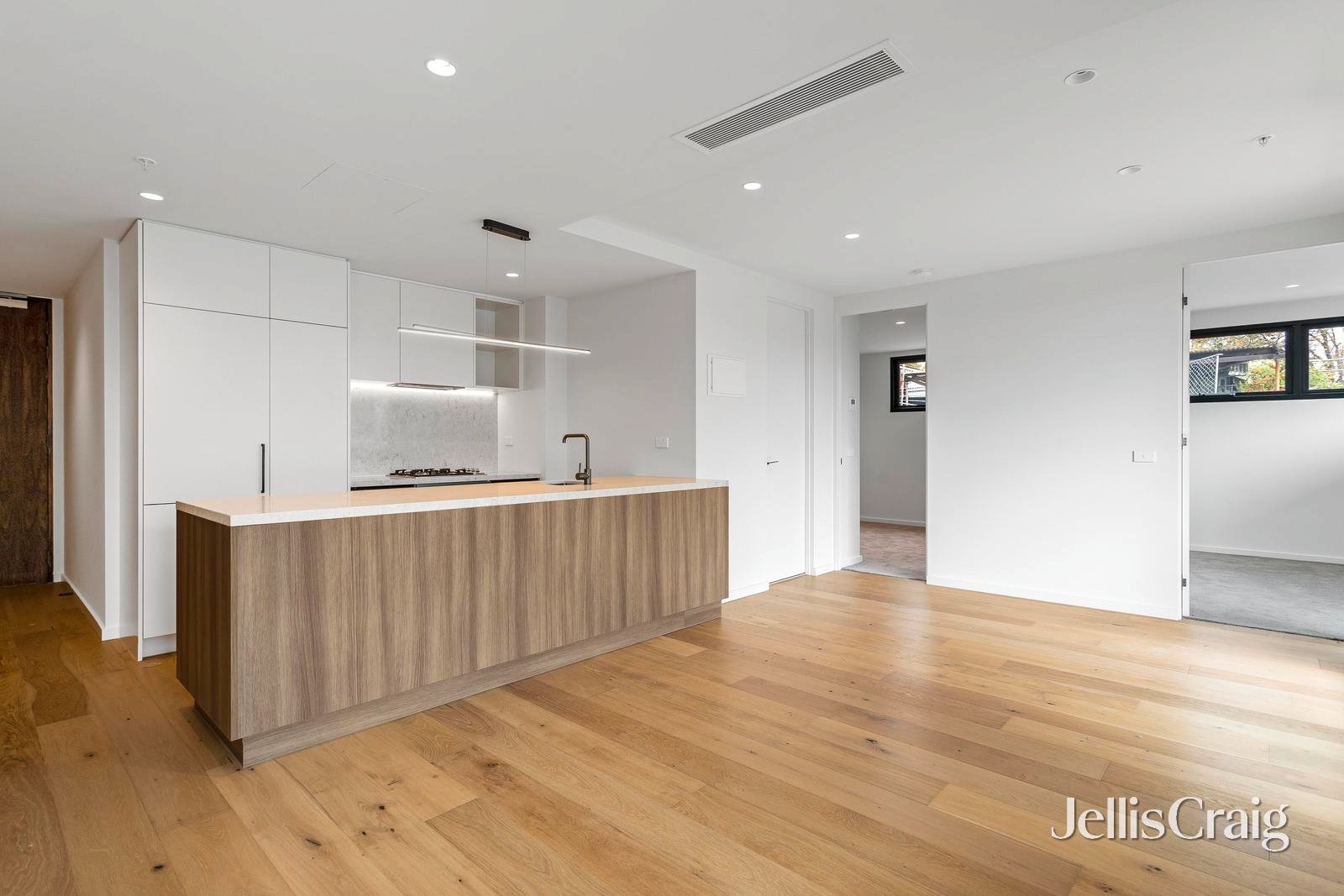 1/27 Aitken Street, Williamstown image 2