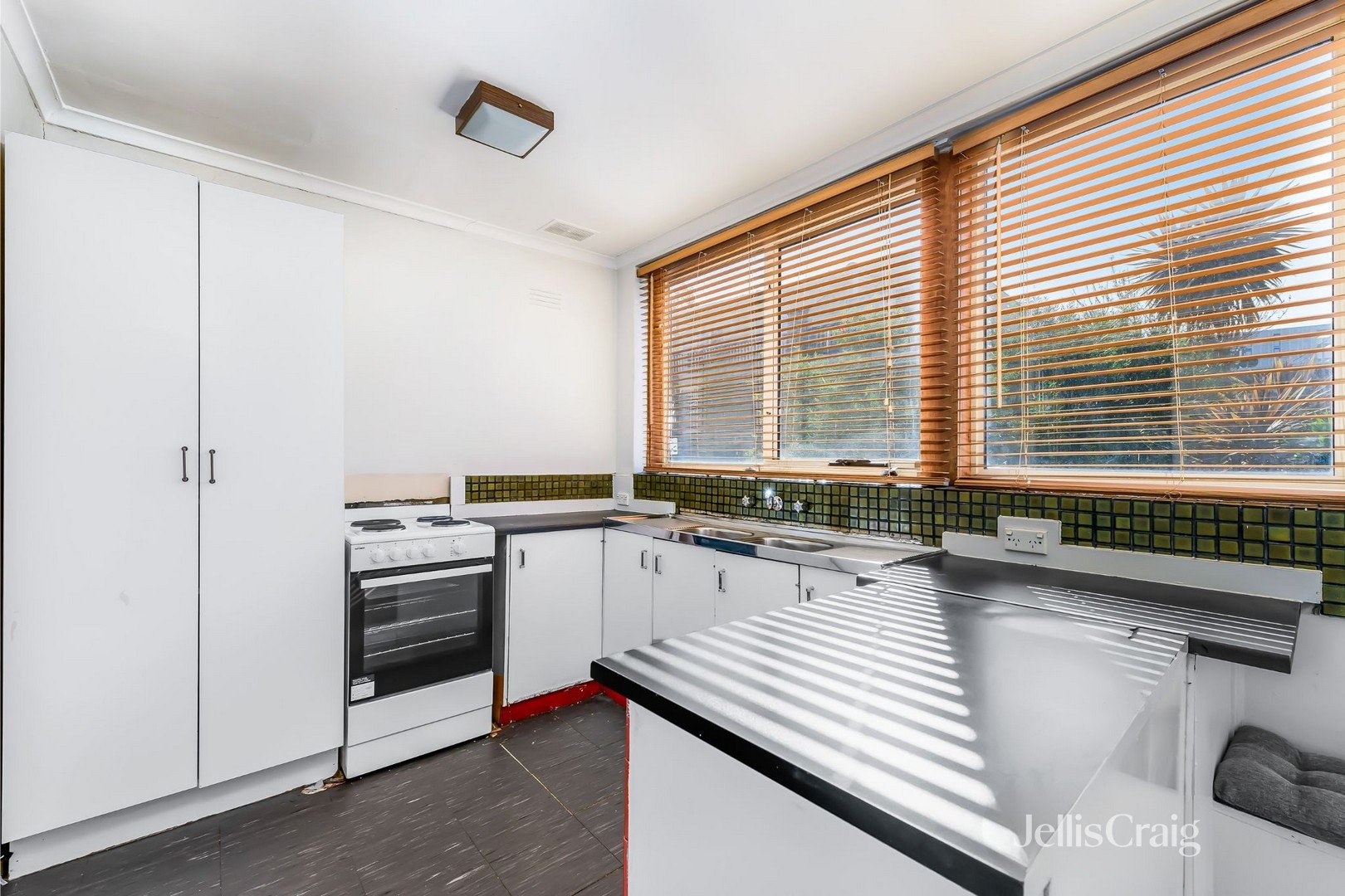 12/7 Egginton Street, Brunswick West image 2