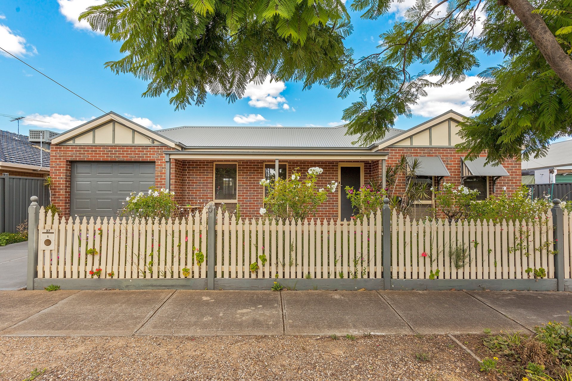 1 / 27 Gibbons Street WERRIBEE