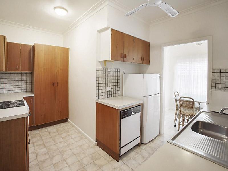 127 Mountain View Road, Balwyn North image 5