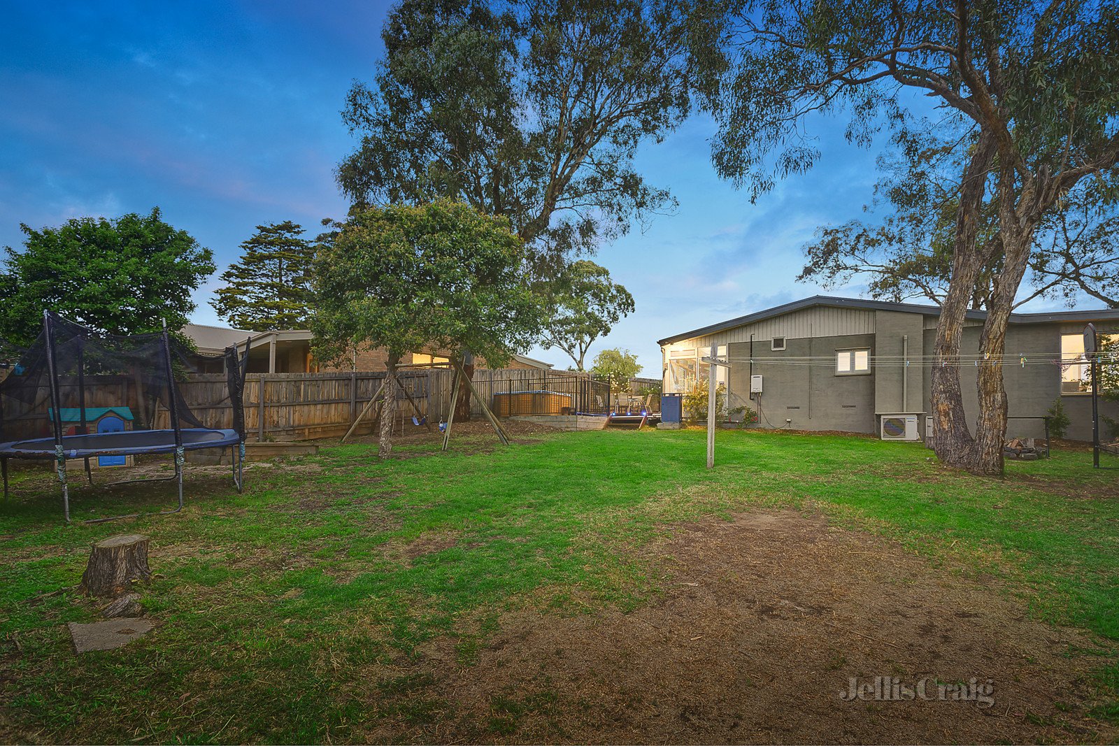 127 Napoleon Street, Eltham image 5